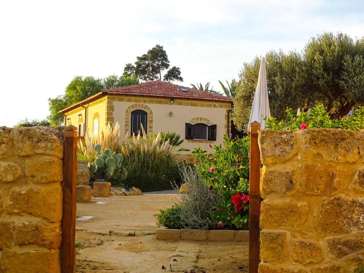 Villa La Lumia B&B Suites & Apartments Agrigento Exterior foto