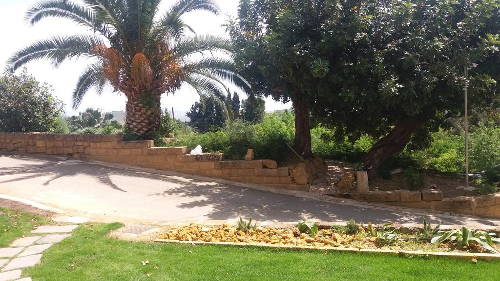 Villa La Lumia B&B Suites & Apartments Agrigento Exterior foto