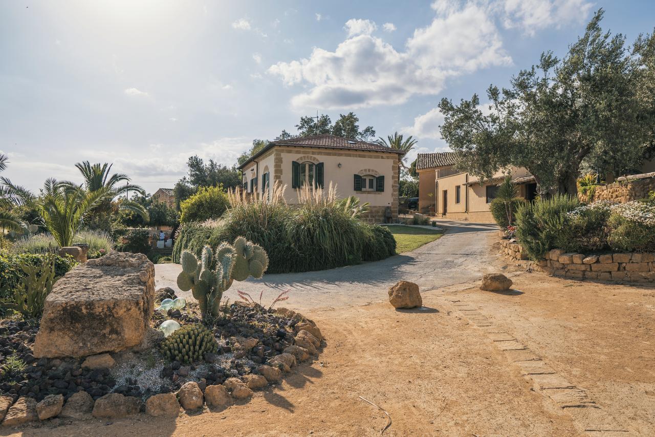 Villa La Lumia B&B Suites & Apartments Agrigento Exterior foto