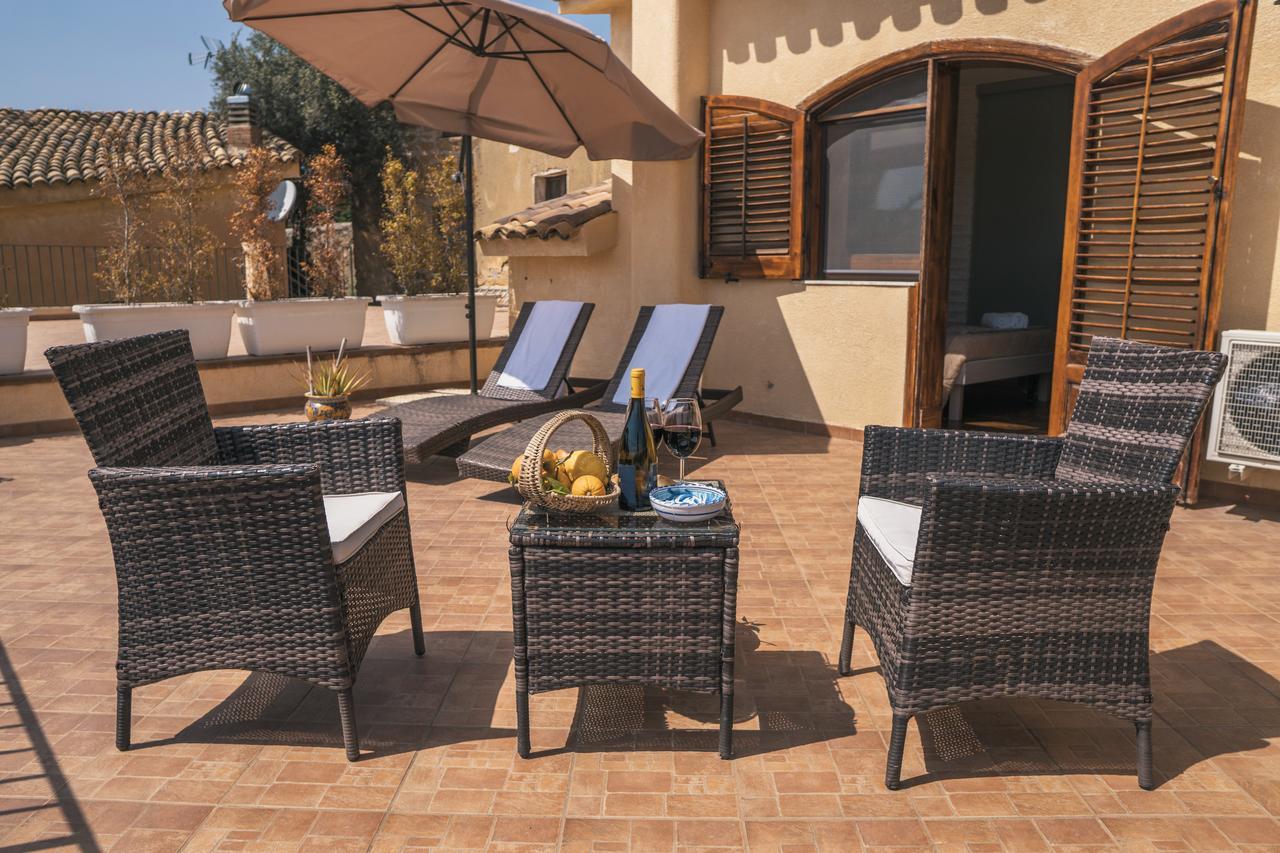 Villa La Lumia B&B Suites & Apartments Agrigento Exterior foto